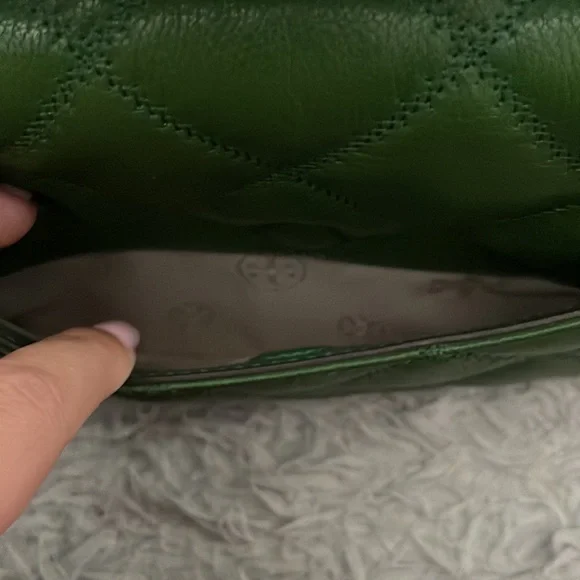 Tory Burch Quilted Green Crossbody Bag - Picture 4 of 6